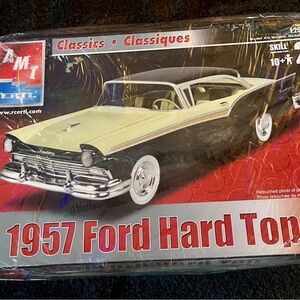 AMT 1957 Ford Hard Top Model Kit - Black and Cream